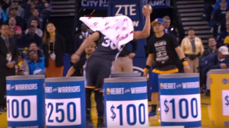 WATCH: Stephen Curry helps a Warriors fan win $5,000 with the ultimate assist