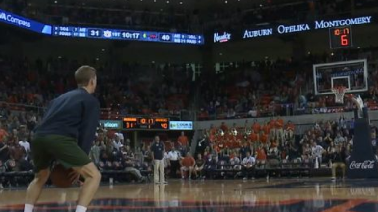 WATCH: Auburn student drills half-court granny shot to win free tuition