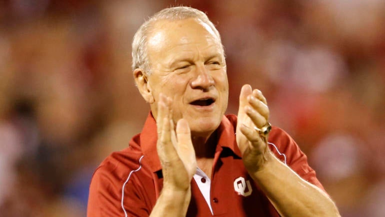 LOOK: Ex-Oklahoma coach Barry Switzer jokes about Baker Mayfield's arrest