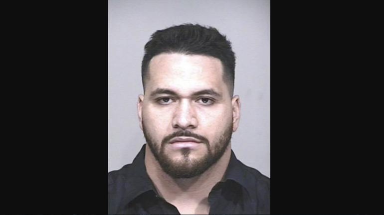 Colts defensive lineman charged with DUI, theft after allegedly stealing golf cart