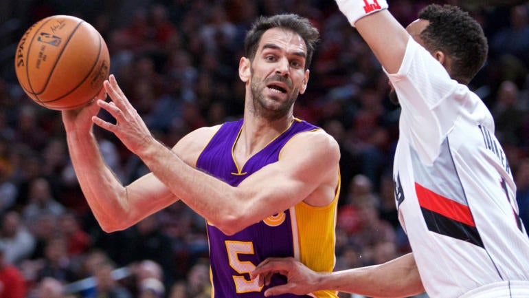 Report: Hawks to fill point guard hole by signing Jose Calderon