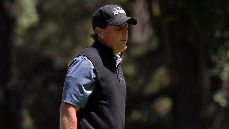 WATCH: Phil Mickelson gets ball stolen mid-round, makes par from impossible spot
