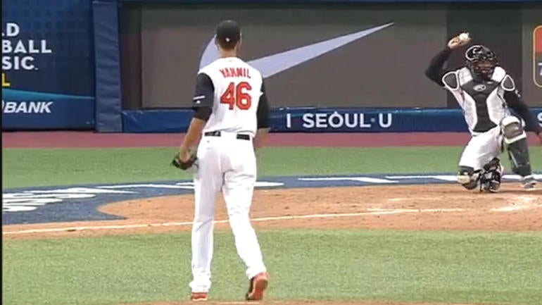WATCH: 7-foot-1 pitcher Loek van Mil gets final out for Netherlands in WBC win