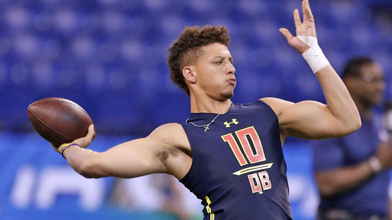 Report: Texans' Bill O'Brien 'absolutely loves' one 2017 NFL Draft quarterback