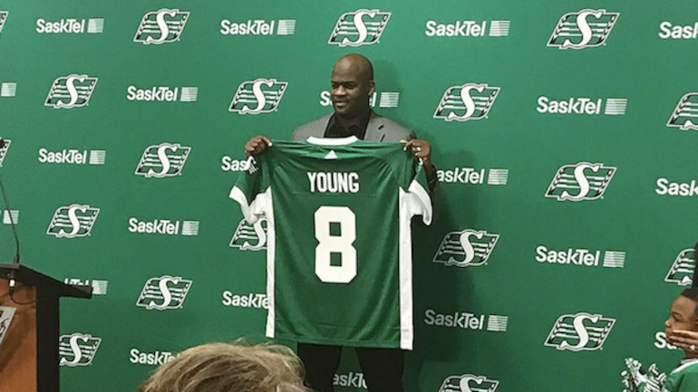 Vince Young is cooking turkey necks wondering 'what the f--- is going on' in NFL