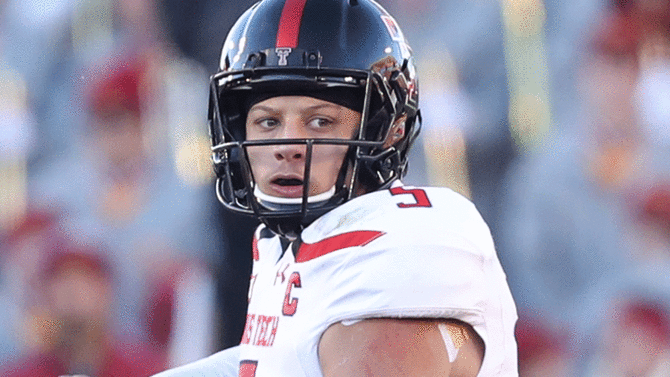 patrick-mahomes-passing-record.jpg