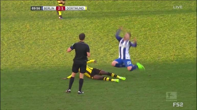WATCH: German Bundesliga produces one of the worst dives in history