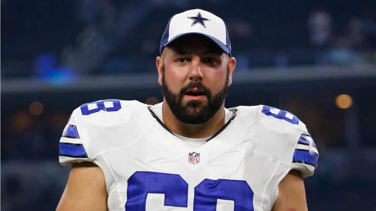 Cowboys starting right tackle reportedly decides to retire after 10 seasons