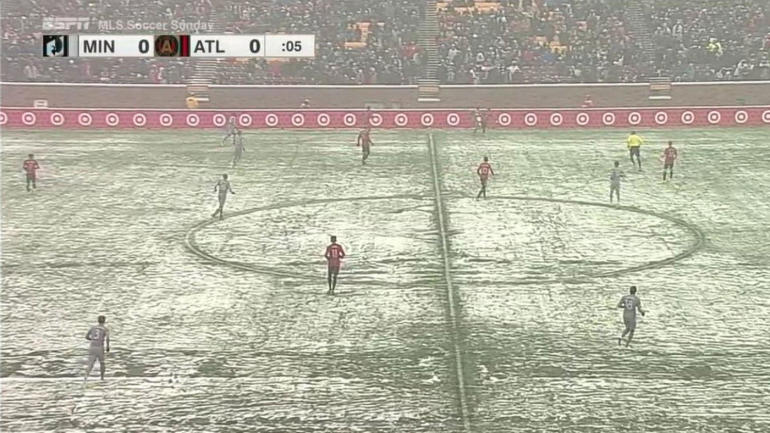 LOOK: Minnesota United plays first MLS home match in the pouring snow