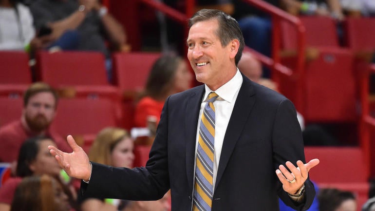 Despite disappointing season, Knicks coach Jeff Hornacek's job is reportedly safe