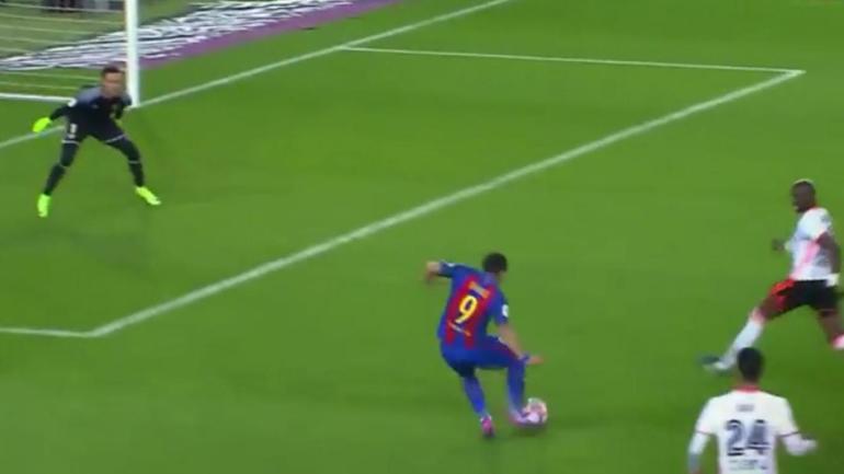 Barcelona-Valencia goal highlights: Neymar drops wild throw-in assist to Luis Suarez