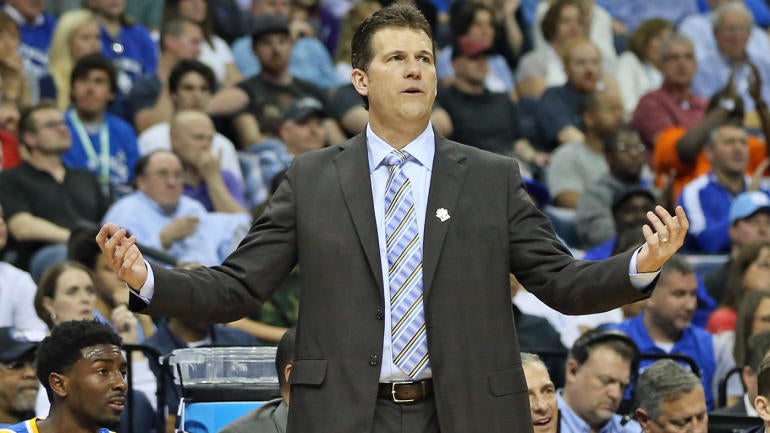 UCLA’s Steve Alford removes himself from consideration for the Indiana opening
