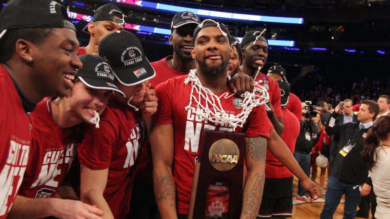 NCAA Tournament 2017: South Carolina holds off Florida, makes first Final Four
