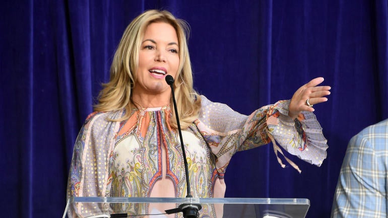 Lakers family feud ends as Jeanie Buss removes brother Jim Buss as trustee
