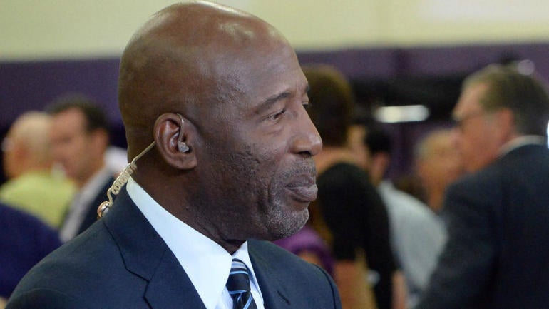 Kevin Durant says 'shady' James Worthy was nice in person, badmouthed him on TV