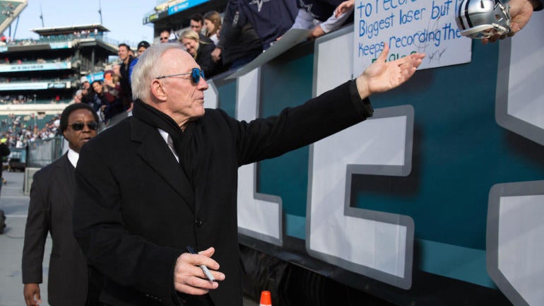 Cowboys' Jerry Jones describes Ezekiel Elliott's recent behavior as 'not good'