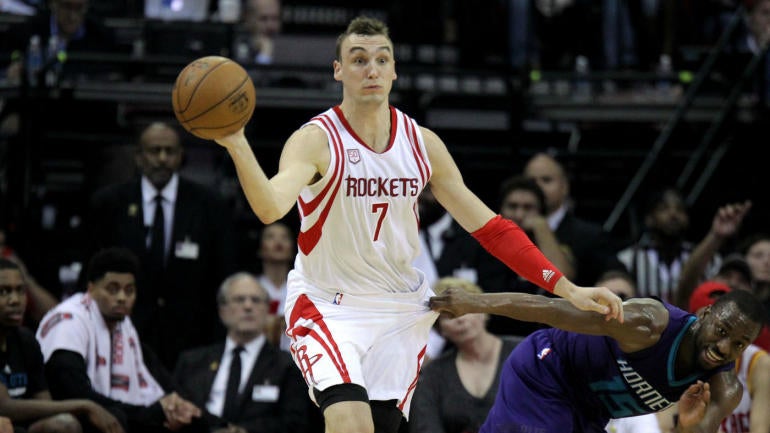 Rockets lose versatility with Sam Dekker sidelined with a broken hand