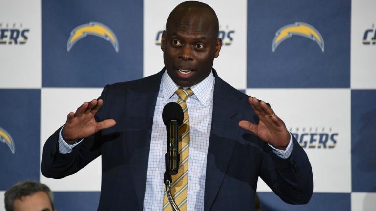 Anthony Lynn admits the Chargers need 'a young quarterback on campus'
