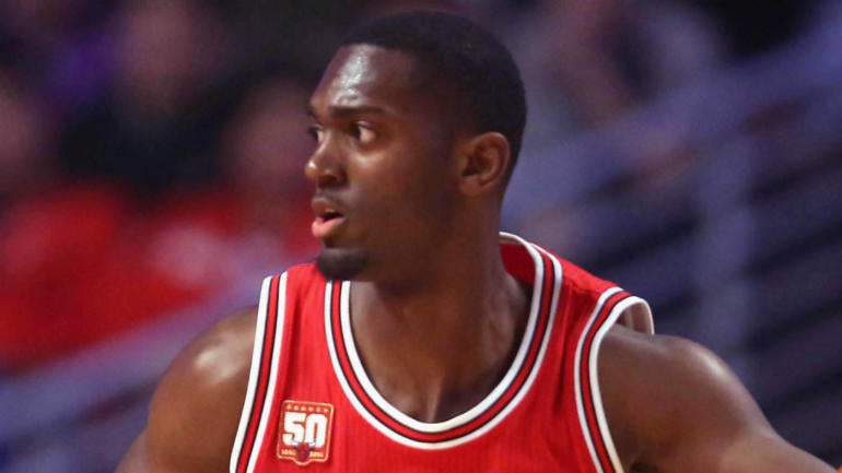 WATCH: Bulls' Bobby Portis hurts Jimmy Butler with a wicked high-five