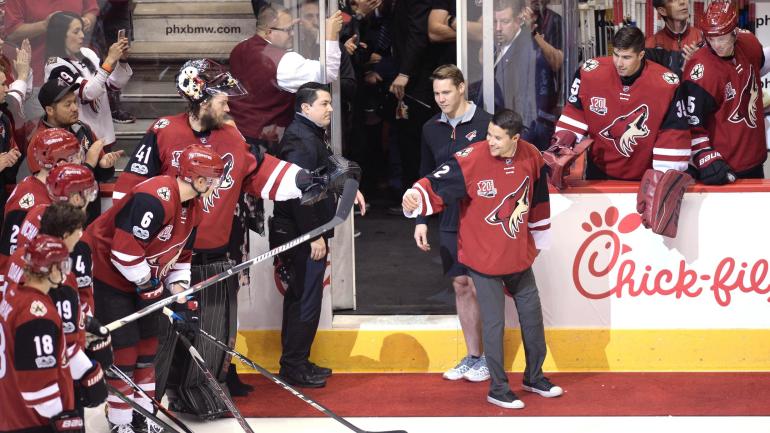 Craig Cunningham makes inspiring return with pre-game skate, puck drop