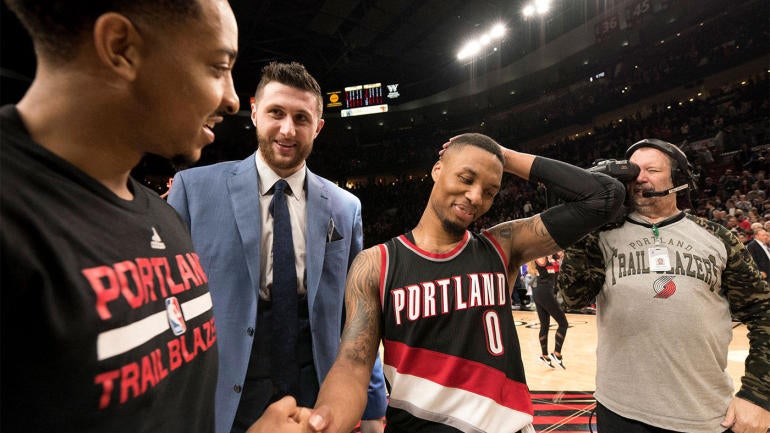 Damian Lillard scores franchise-record 59 points as Blazers close in on playoff berth