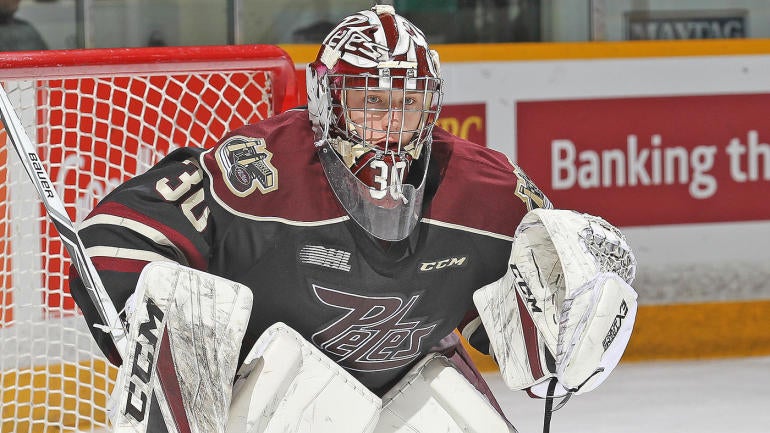 WATCH: Oilers goalie prospect punctuates playoff sweep with goal from behind his net