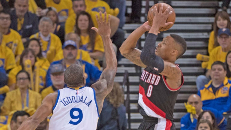 Blazers-Warriors highlights: McCollum, Lillard combine for 48 points in 1st half