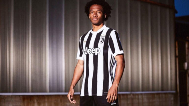 LOOK: Did Juan Cuadrado accidentally leak Juventus' new home kit on Twitter?