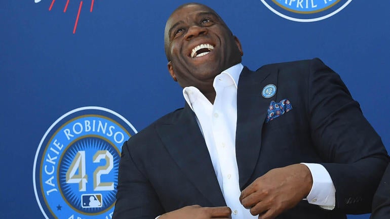 Magic says Showtime Lakers would sweep Warriors; Draymond Green laughs it off