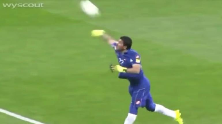 WATCH: Syrian goalkeeper hilariously uses volleyball-type serve to punt the ball