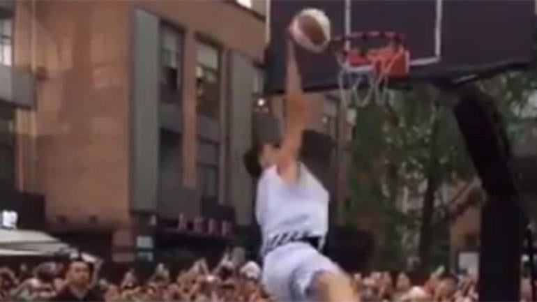 WATCH: Warriors' Klay Thompson tries 360 dunk in China, and it goes very poorly
