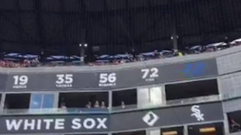 LOOK: White Sox retire No. 56 in pregame ceremony for former ace Mark Buehrle