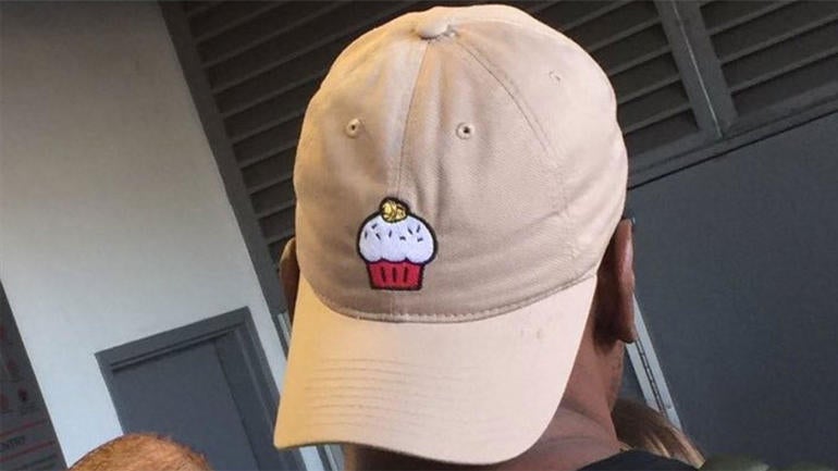 LOOK: Durant trolls Westbrook, Thunder fans by wearing custom cupcake hat