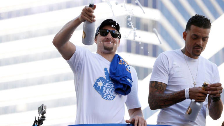 WATCH: Klay Thompson dances his heart out in a nightclub, Steph Curry pokes fun