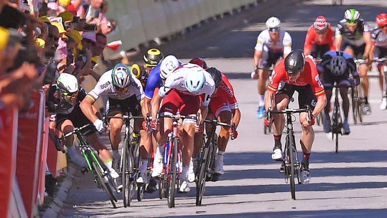 WATCH: Peter Sagan elbows Mark Cavendish, booted from Tour De France