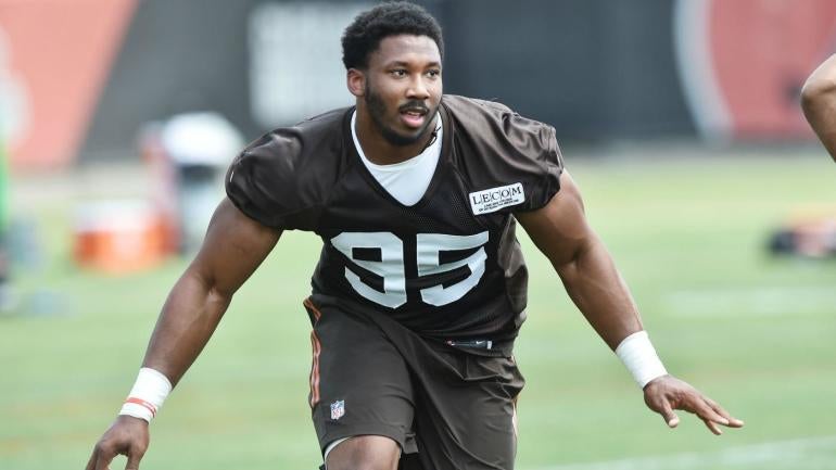 Browns top pick Myles Garrett says injured foot is 'alright,' posts video to prove it