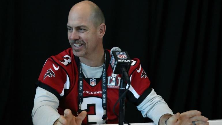 Falcons kicker Matt Bryant has figured out a way to communicate with alligators