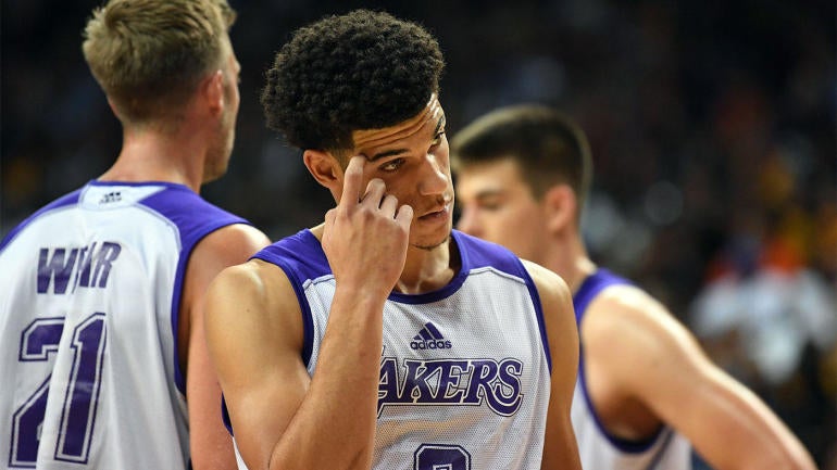 Lakers' Lonzo Ball starts fast, then struggles in rough NBA Summer League debut