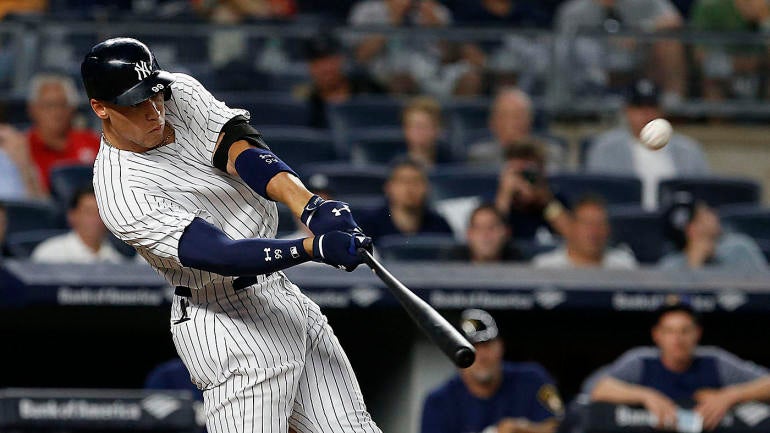 Aaron Judge sets Yankees rookie home run record