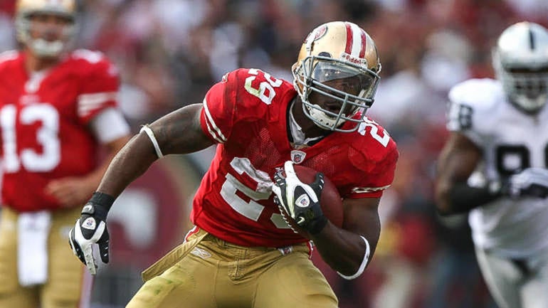 49er who retired after rookie season to play in 2017 Spring League Showcase