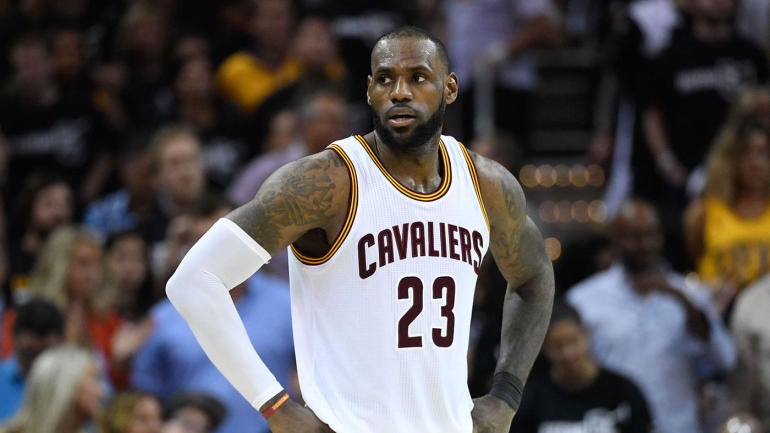 LeBron James reportedly frustrated and concerned by Cavs' lack of offseason moves
