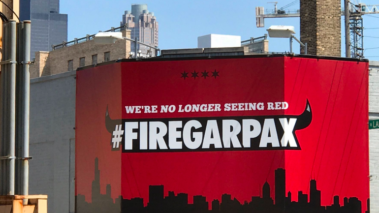 LOOK: Frustrated Bulls fans use billboard to demand changes in Chicago's front office