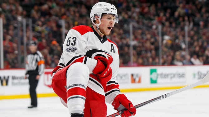 NHL: Carolina Hurricanes at Minnesota Wild