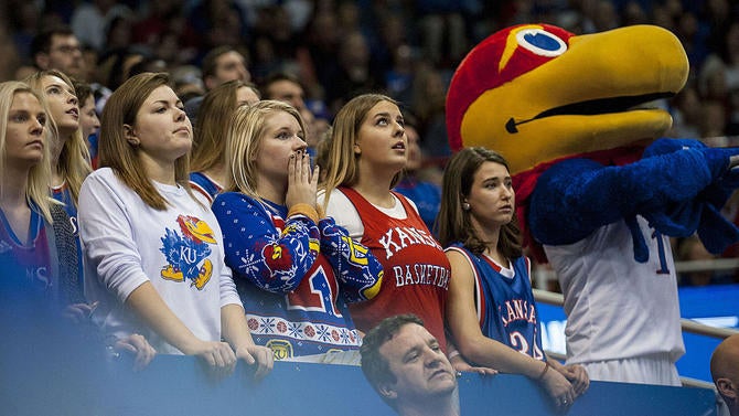 kansas-fans.jpg