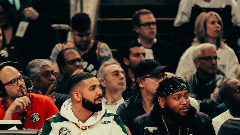 LOOK: Drake rocks a Humboldt Broncos hockey jersey to Raptors' game vs. Wizards