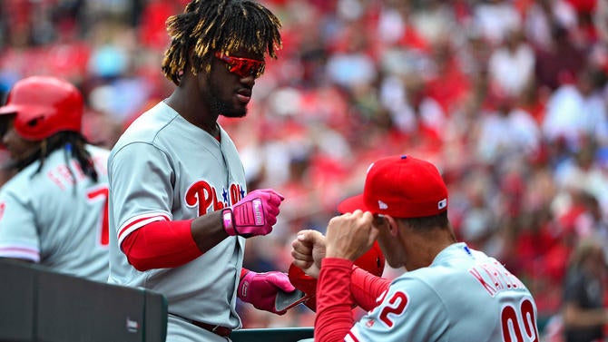 phillies-gabe-kapler-odubel-herrera.jpg
