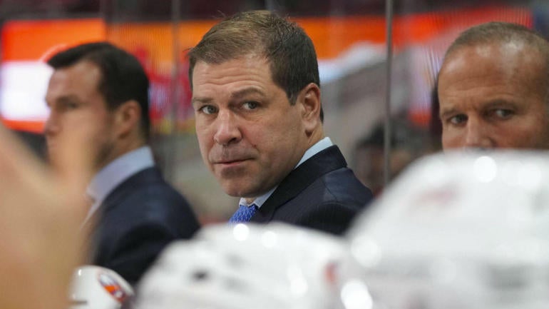 NHL coaching changes tracker: Islanders part ways with Doug Weight, Lou Lamoriello to lead search