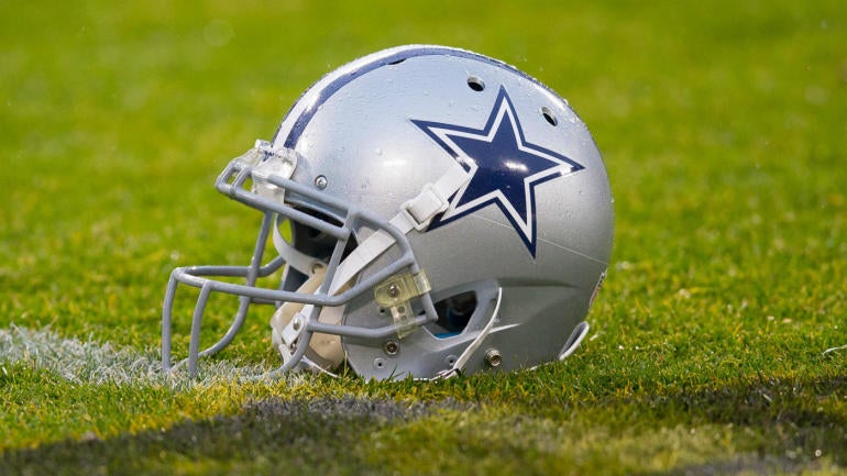 Ex-Cowboys cheerleader sues team, says mascot was paid more than cheerleaders