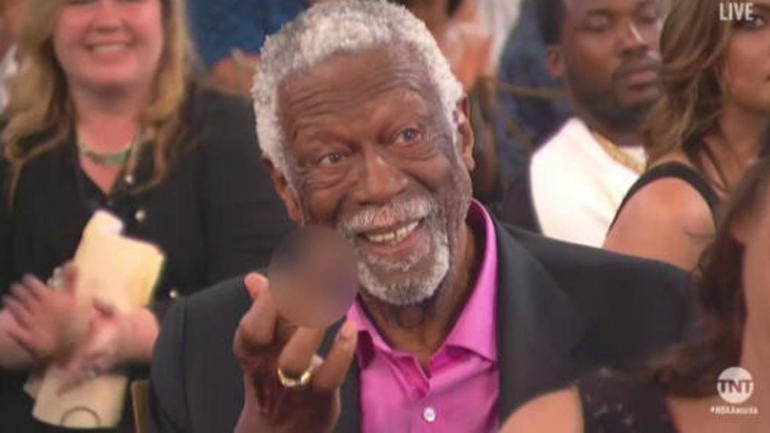 2018 NBA Awards: Bill Russell steals show by flipping off Charles Barkley, calls it 'pure instinct