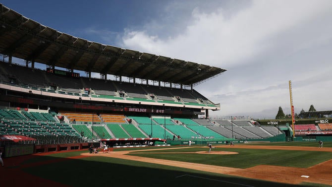 SK Wyverns v Hanwha Eagles - KBO League Opening Game